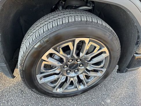 Used 2025 GMC Sierra 1500 Denali Ultimate image 16