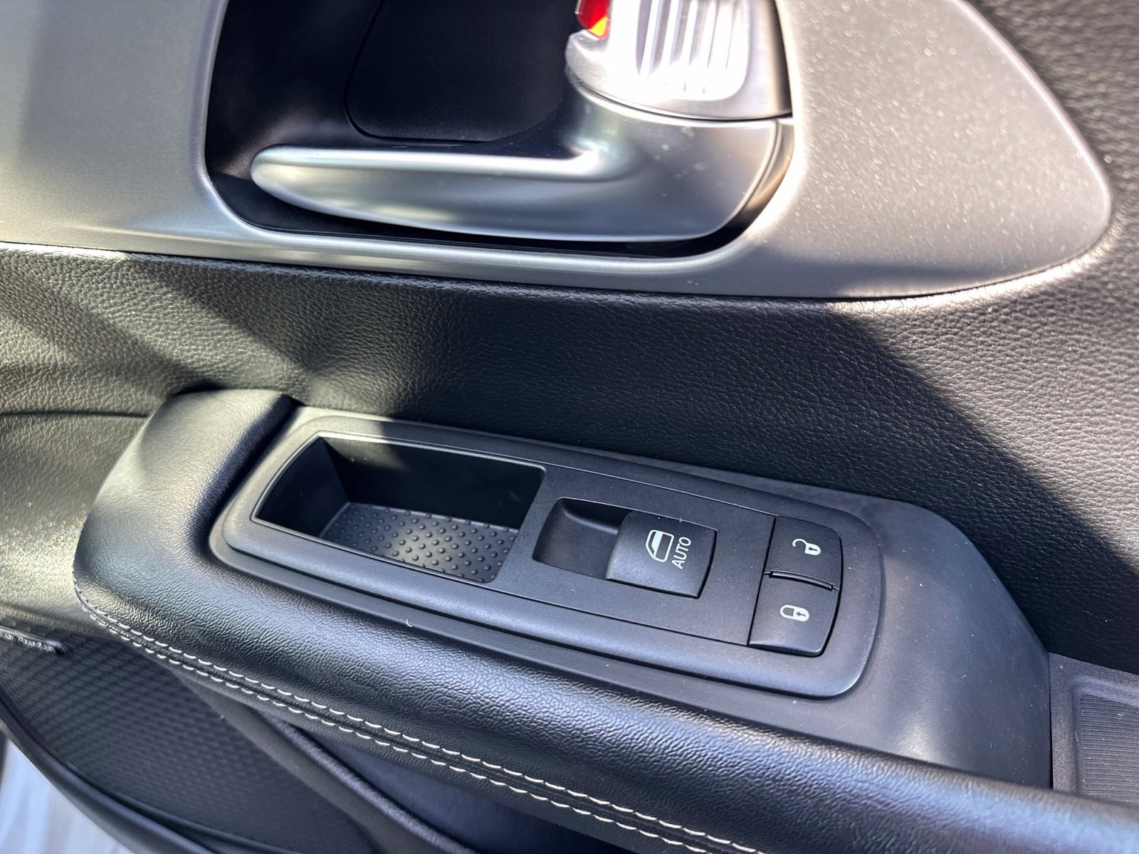Used 2019 Chrysler Pacifica Limited FWD image 43