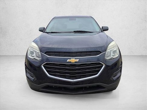 Used 2017 Chevrolet Equinox LS image 2