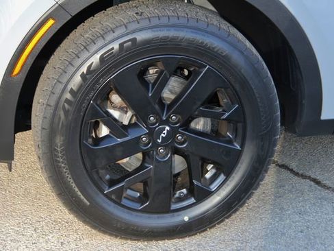 Used 2022 Kia Sorento S image 14