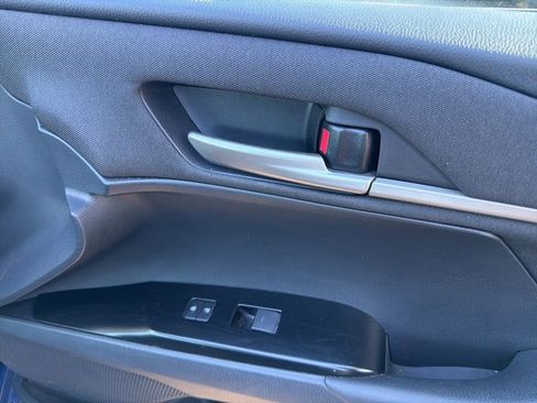 Used 2025 Toyota Camry SE image 31