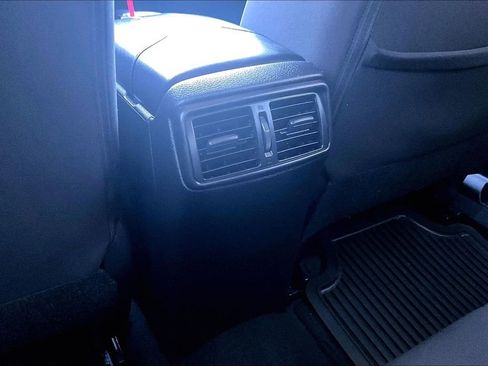 Used 2022 Nissan Rogue Sport S image 33