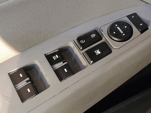 Used 2019 Hyundai Elantra SEL FWD image 27