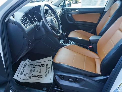 Used 2018 Volkswagen Tiguan SE w/ Panoramic Sunroof Package AWD/4WD image 18
