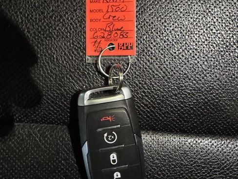 Used 2025 RAM 1500 Laramie AWD/4WD image 32