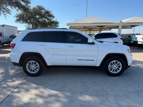 Used 2020 Jeep Grand Cherokee Laredo image 8