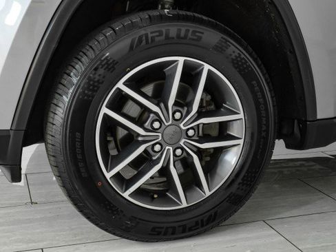 Used 2020 Jeep Grand Cherokee Limited image 53