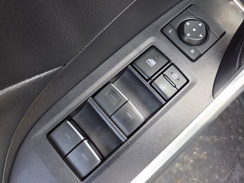 Used 2023 Toyota RAV4 XLE AWD/4WD image 30