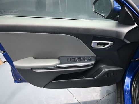 Used 2025 Kia K4 LXS image 13