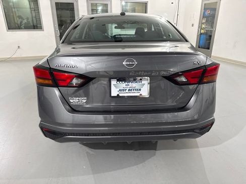 Used 2024 Nissan Altima 2.5 SV FWD image 7