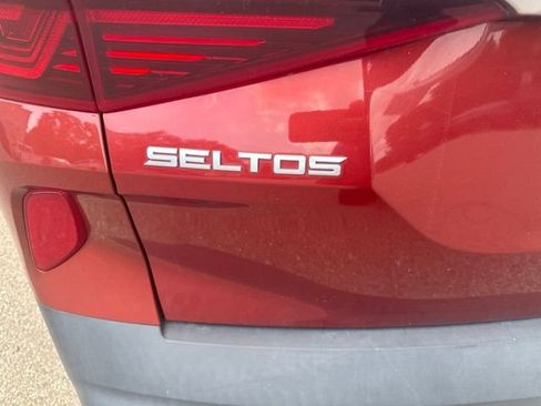 Used 2023 Kia Seltos S w/ Navigation Package AWD/4WD image 5