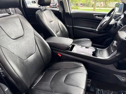 Used 2020 Ford Edge Titanium w/ Equipment Group 301A AWD/4WD image 17