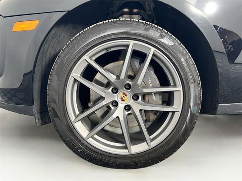 Used 2022 Porsche Macan Base image 33