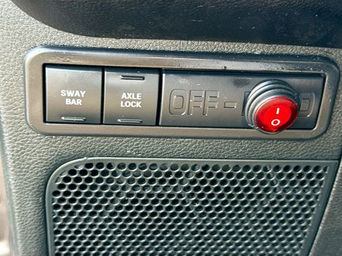 Used 2017 Jeep Wrangler Unlimited Rubicon w/ Dual Top Group AWD/4WD image 31