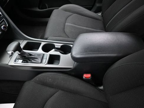 Used 2020 Kia Optima LX FWD image 25