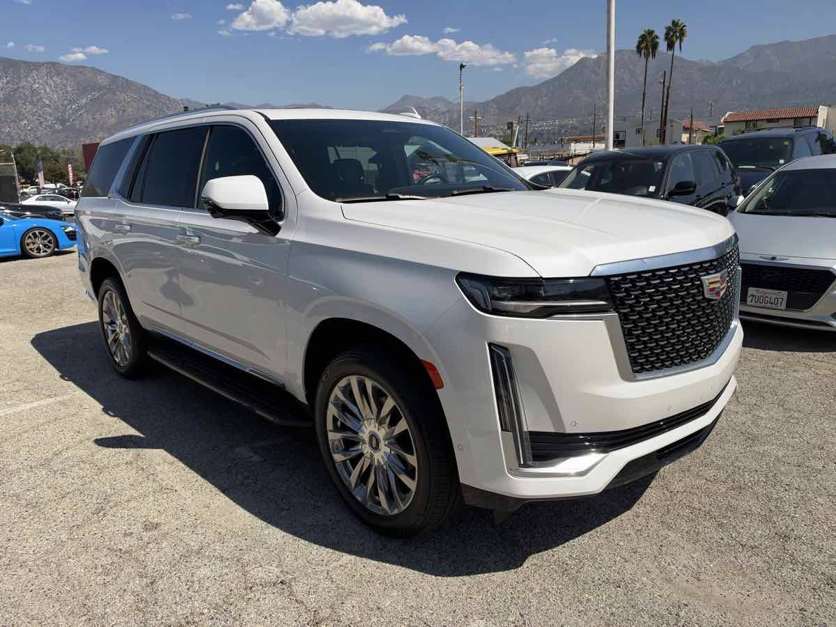 Used 2021 Cadillac Escalade Premium Luxury RWD image 1