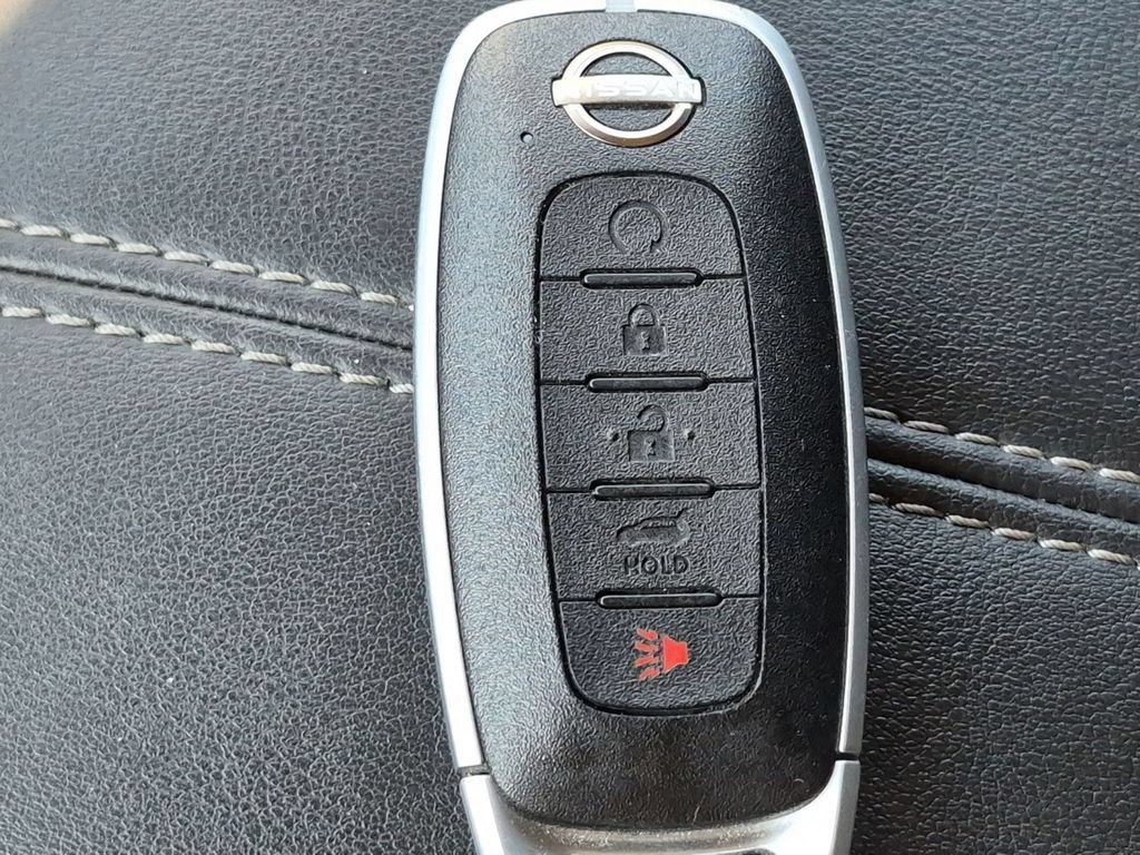 Used 2025 Nissan Pathfinder SL AWD/4WD image 33
