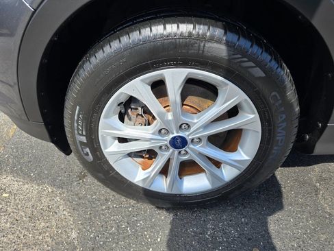 Used 2017 Ford Escape SE w/ SE Cold Weather Package image 9