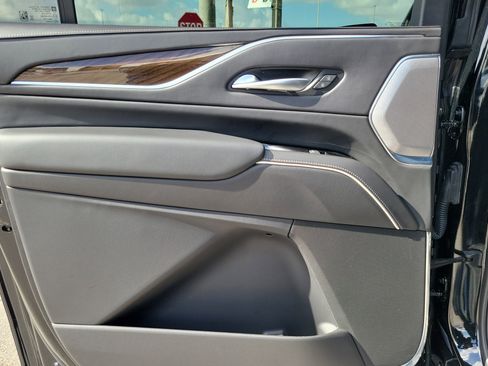 Used 2023 Cadillac Escalade ESV Sport Platinum image 29