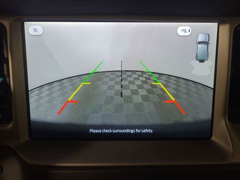 Used 2025 Ford Bronco Outer Banks image 9