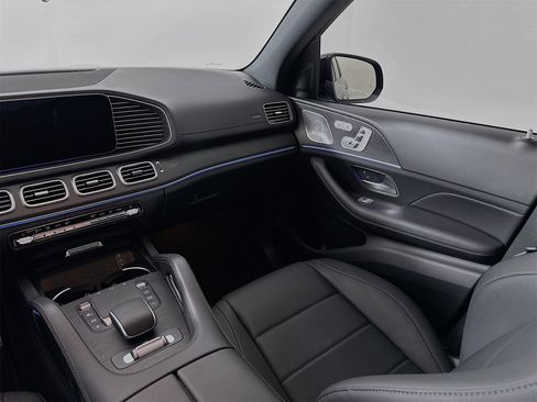 Used 2024 Mercedes-Benz GLS 450 4MATIC image 26