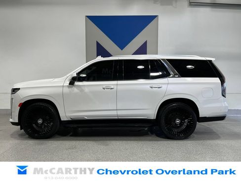 Used 2022 Cadillac Escalade Premium Luxury w/ Performance Package AWD/4WD image 8