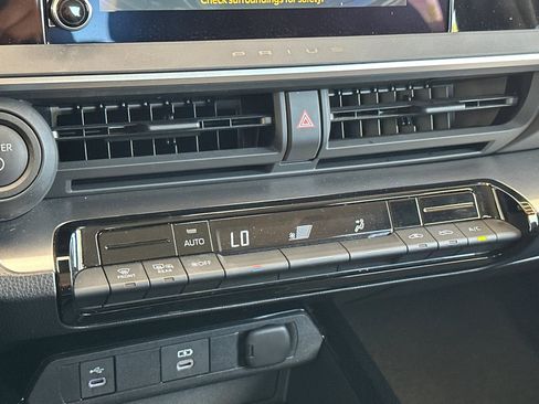 Used 2024 Toyota Prius LE image 20