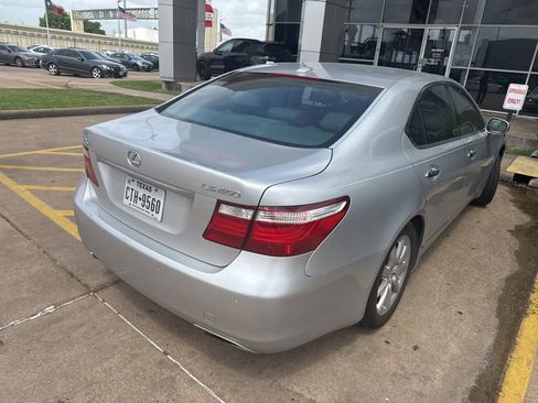 Used 2007 Lexus LS 460 RWD image 3