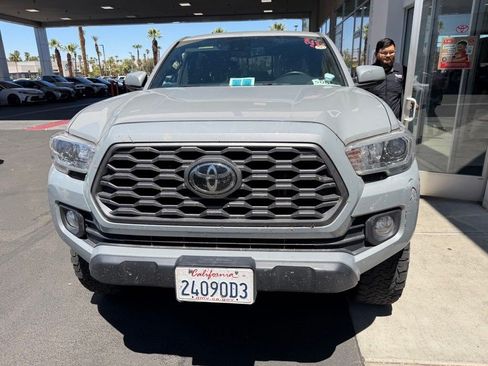 Used 2021 Toyota Tacoma TRD Off-Road w/ Technology Package AWD/4WD image 14