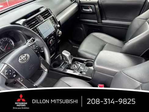 Used 2021 Toyota 4Runner TRD Off-Road Premium w/ Moonroof Package AWD/4WD image 4