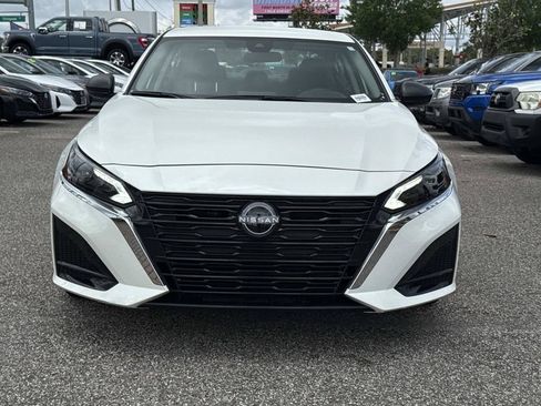 Used 2025 Nissan Altima 2.5 SV FWD image 9