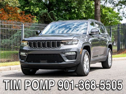 Used 2022 Jeep Grand Cherokee Limited w/ Luxury Tech Group II AWD/4WD image 2