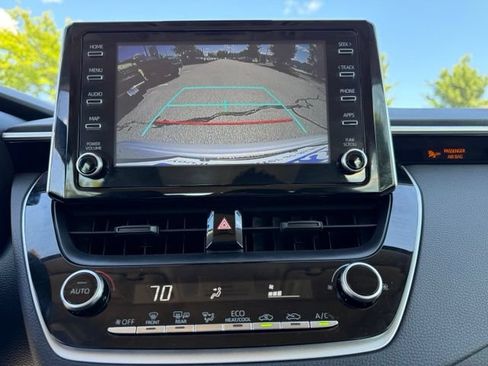 Used 2020 Toyota Corolla LE FWD image 26