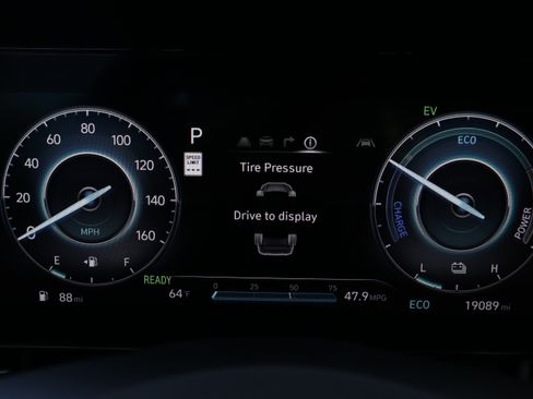 Used 2024 Hyundai Elantra Limited image 12