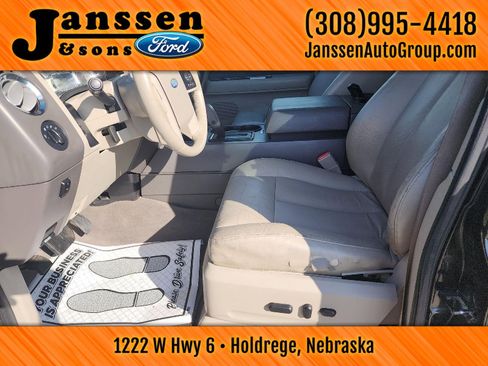 Used 2010 Ford Expedition EL XLT image 20