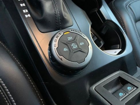 Certified 2025 Ford Bronco Outer Banks image 26