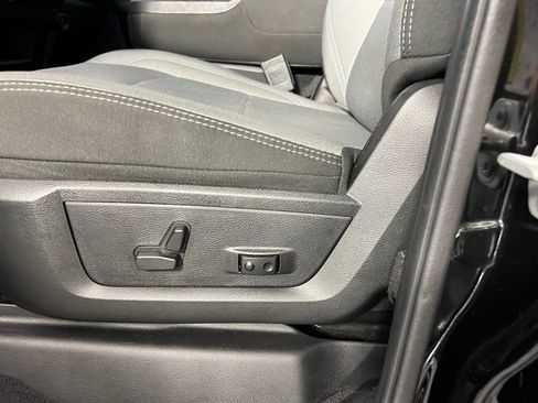 Used 2024 RAM 2500 Big Horn w/ Bed Utility Group image 21