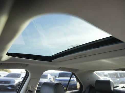 Used 2006 Cadillac STS V image 11