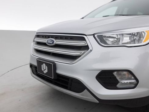 Used 2018 Ford Escape SE FWD image 16