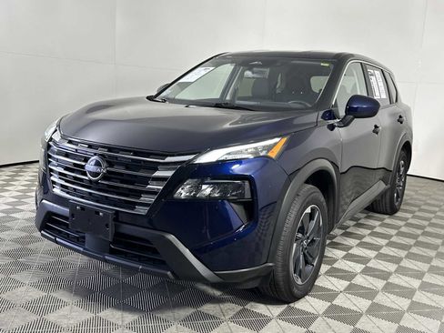 Used 2025 Nissan Rogue SV FWD image 4