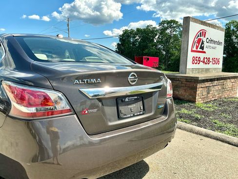 Used 2014 Nissan Altima 2.5 SV FWD image 23