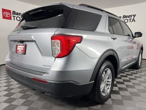 Used 2022 Ford Explorer XLT image 25