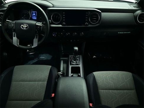 Used 2020 Toyota Tacoma TRD Off-Road image 4