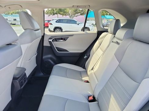 Used 2021 Toyota RAV4 Limited image 14