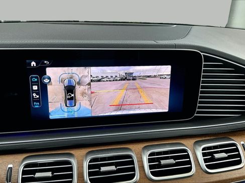 Used 2025 Mercedes-Benz GLS 450 4MATIC w/ AMG Line Exterior image 26