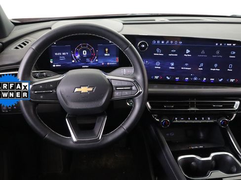 Used 2025 Chevrolet Traverse LT w/ Driver Confidence Package FWD image 17