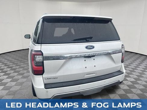 Used 2019 Ford Expedition Limited w/ Equipment Group 302A AWD/4WD image 17