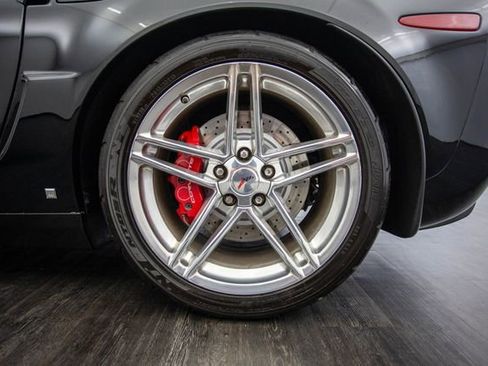 Used 2006 Chevrolet Corvette Z06 w/ Preferred Equipment Group image 38