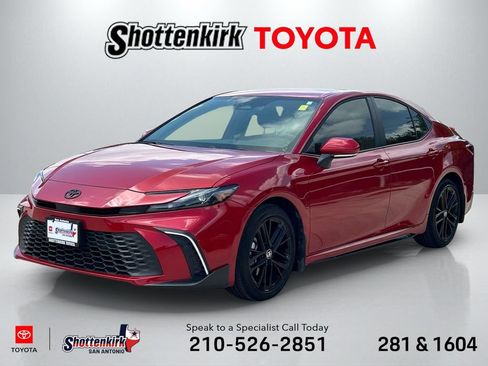 Used 2026 Toyota Camry SE w/ Convenience Package FWD image 1