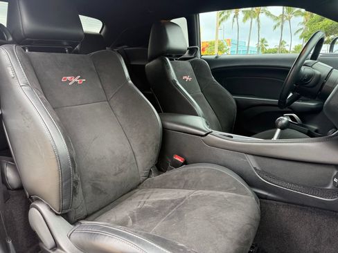 Used 2015 Dodge Challenger R/T Scat Pack w/ Leather Interior Group RWD image 9